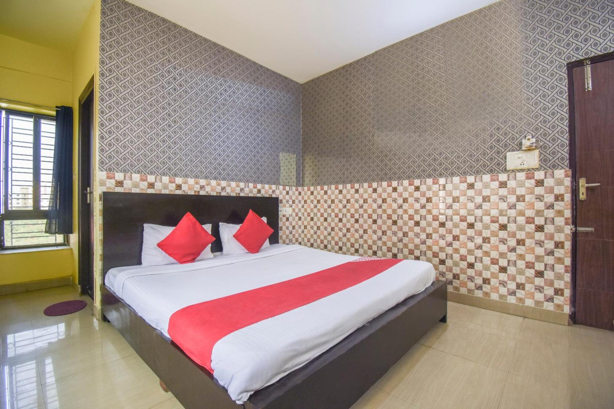 Hotel O Regal Inn Колката Екстериор снимка